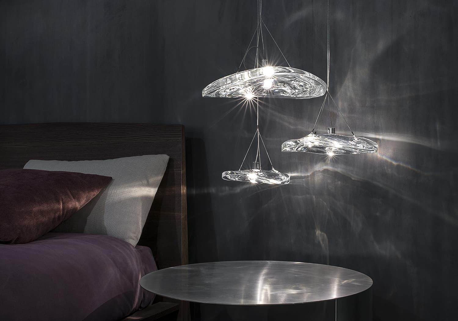 Manta, shimmering waves.